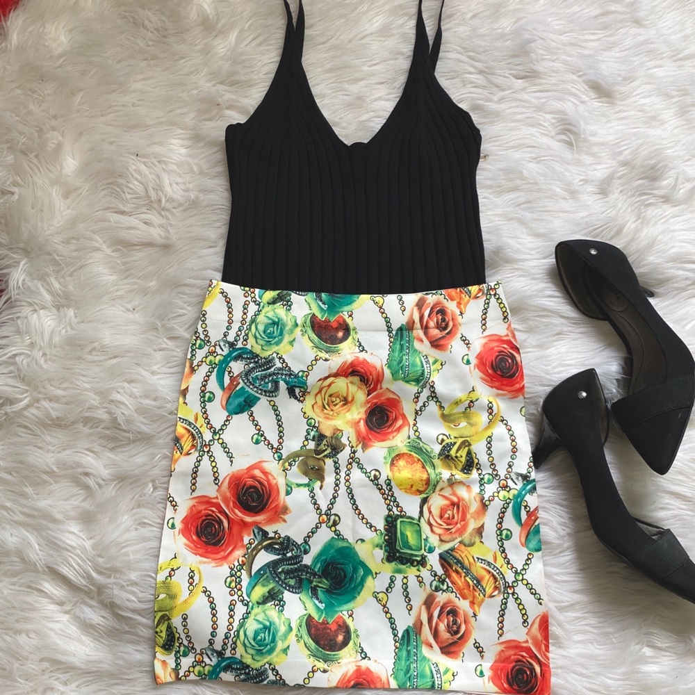 Stretchy Comfortable Orange Rose Skirt - Picture 3 of 4